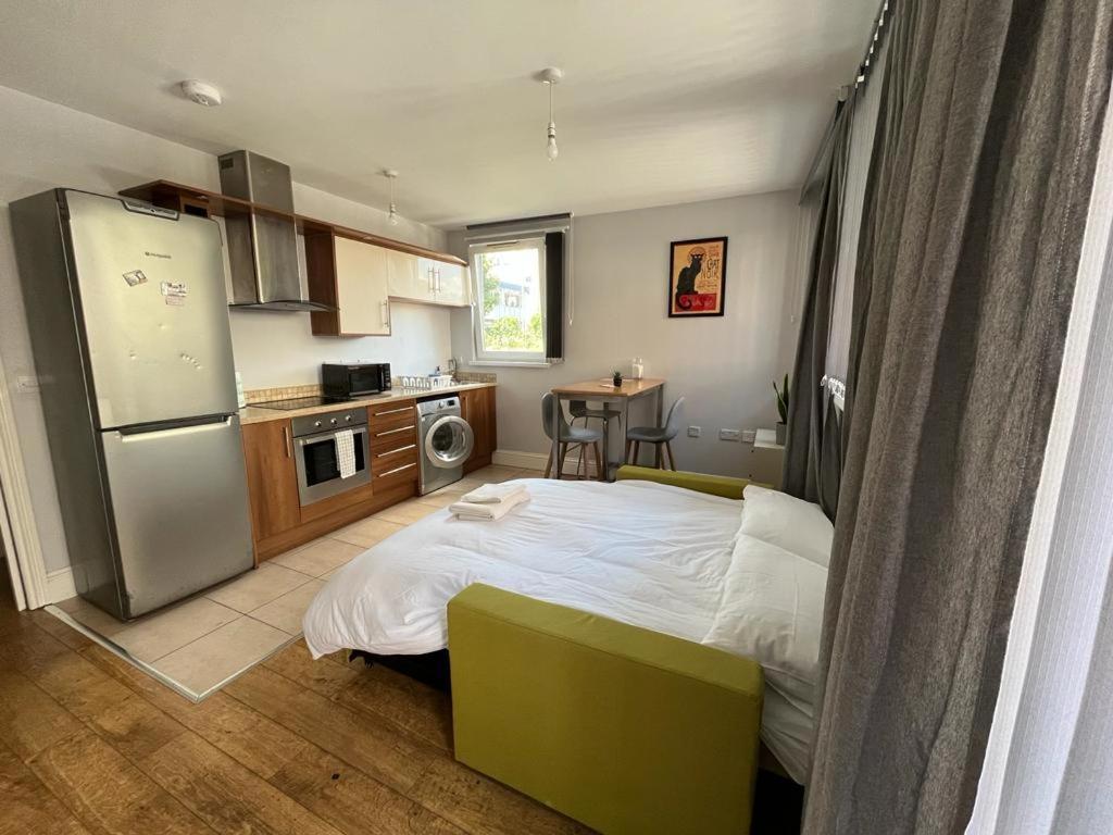 Ferienwohnung London Modern Flat Near Transports Exterior foto