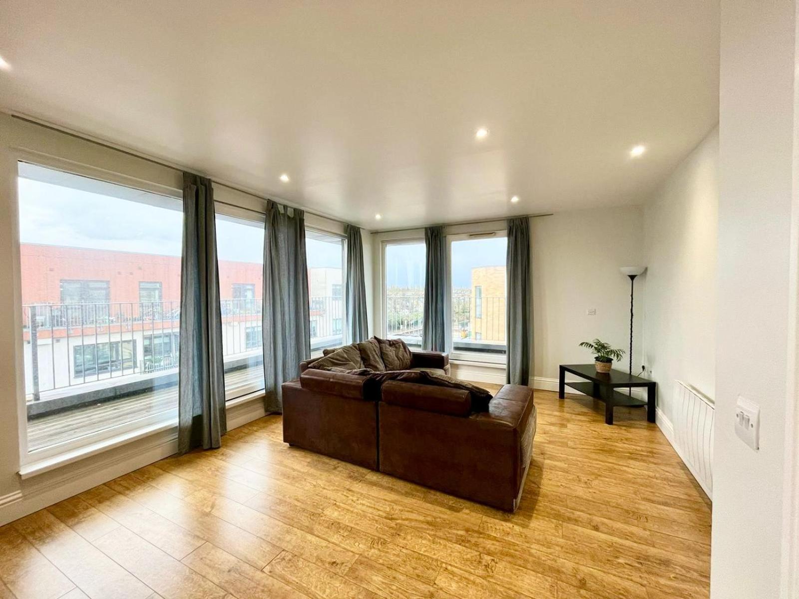 Ferienwohnung London Modern Flat Near Transports Exterior foto
